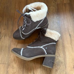 UGG Esterly Boots